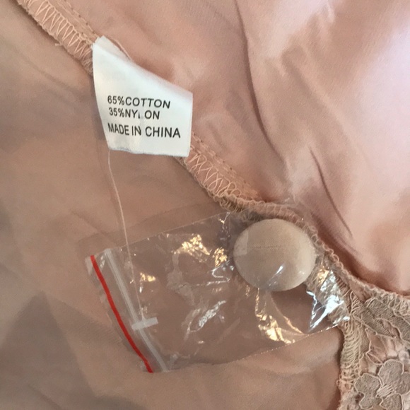 NWOT Lace trench dress with silky belt - Picture 5 of 6